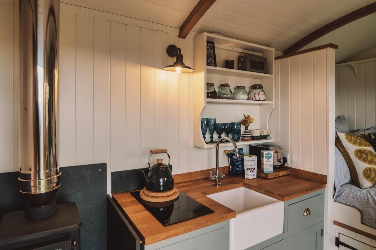 Luxury Shepherd'S Hut On Flower Farm With Outdoor Bath In Mid Cornwall Truro Ngoại thất bức ảnh