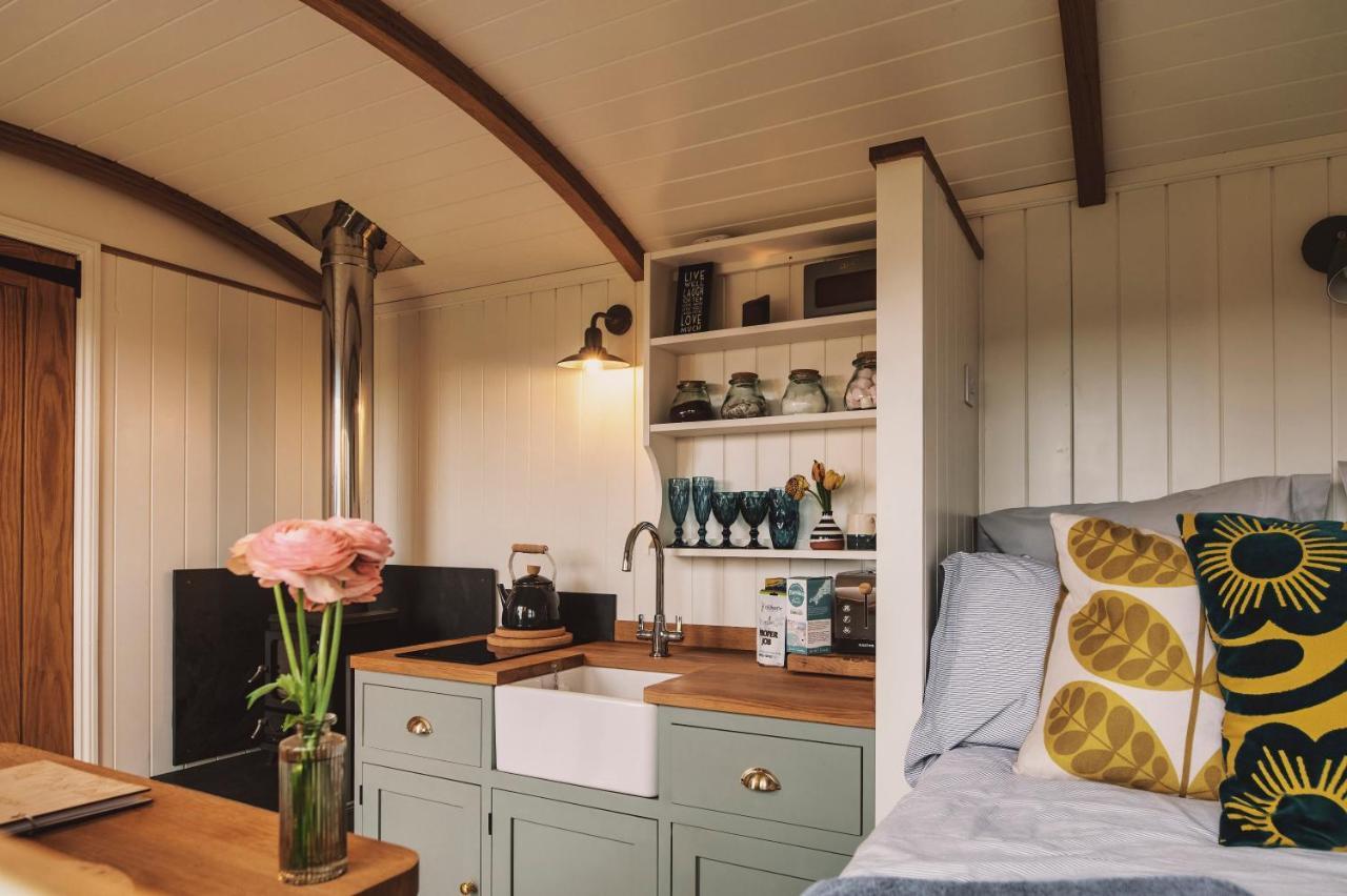 Luxury Shepherd'S Hut On Flower Farm With Outdoor Bath In Mid Cornwall Truro Ngoại thất bức ảnh