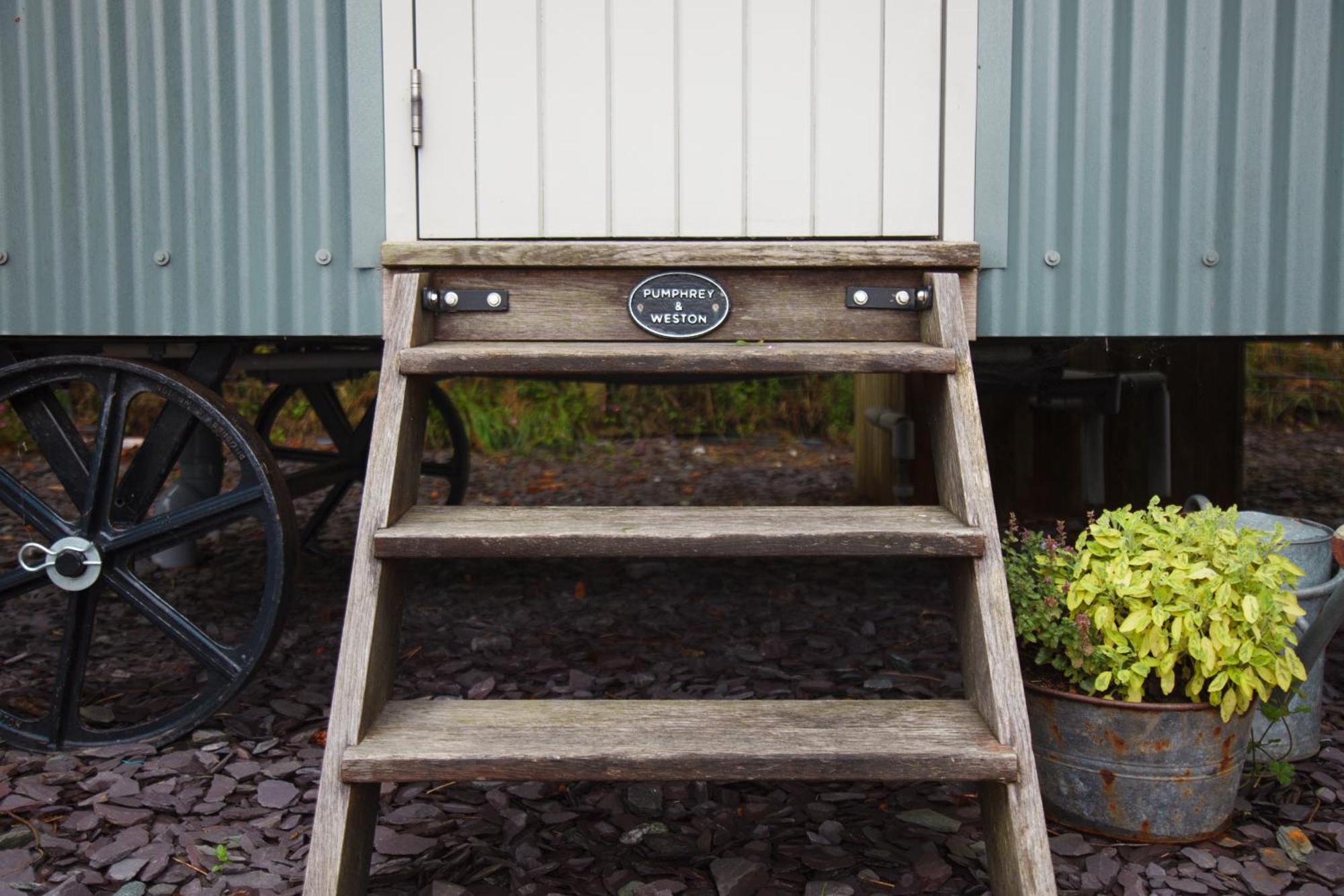 Luxury Shepherd'S Hut On Flower Farm With Outdoor Bath In Mid Cornwall Truro Ngoại thất bức ảnh